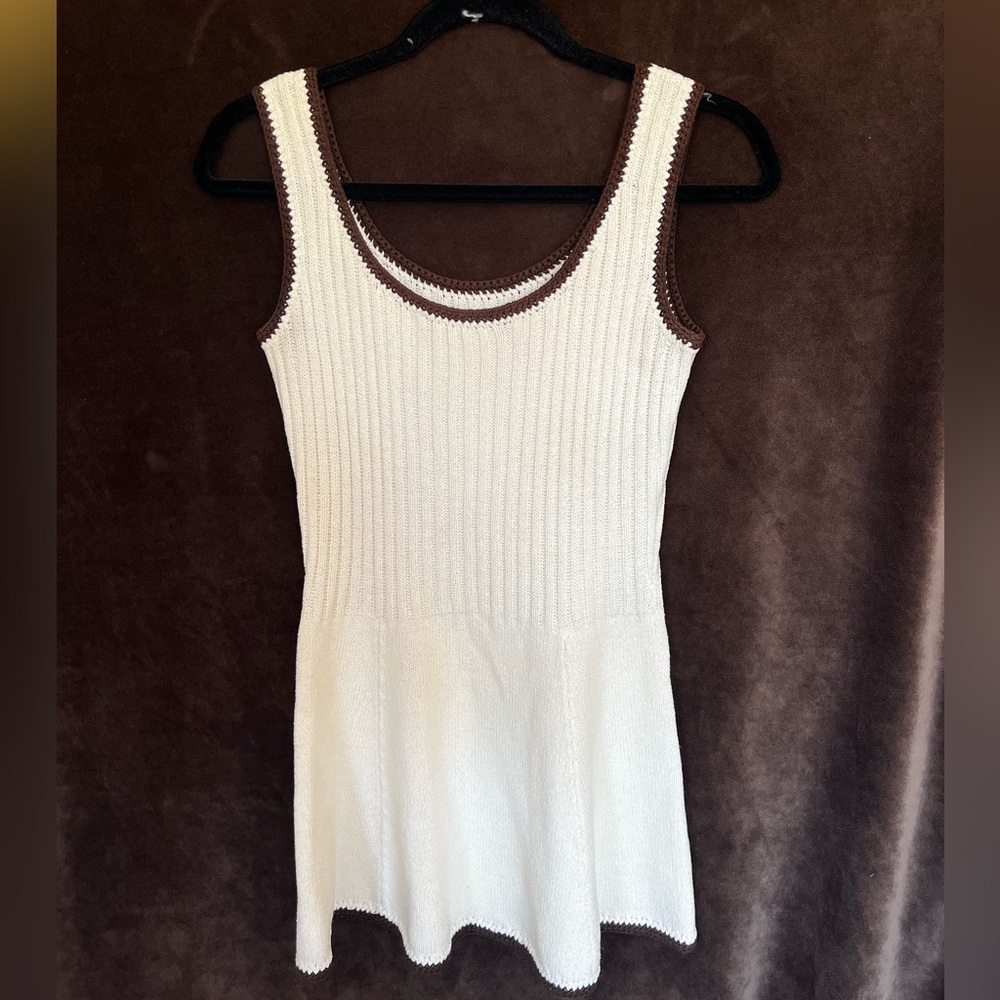 Elegant White and Brown Sleeveless Dress